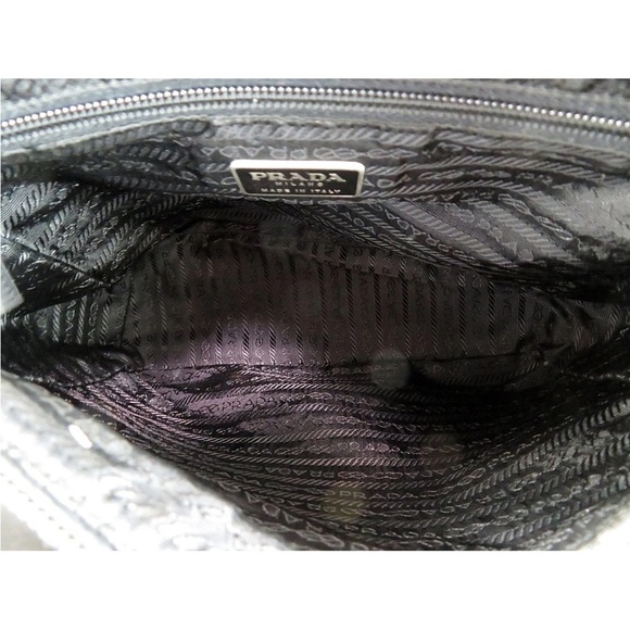 Prada Elegant Black Tote Bag - Picture 7 of 16